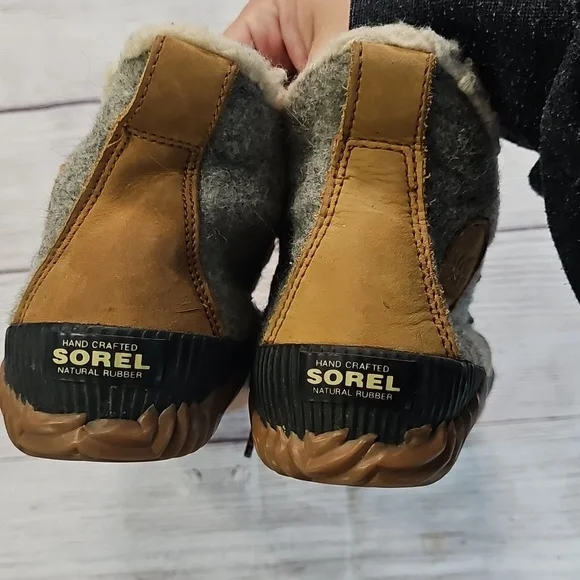 Sorel Sz 8 Gray and Tan Winter Boots - Picture 5 of 16